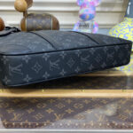 Louis Vuitton Porte-Documents Voyage PM M46457 Black